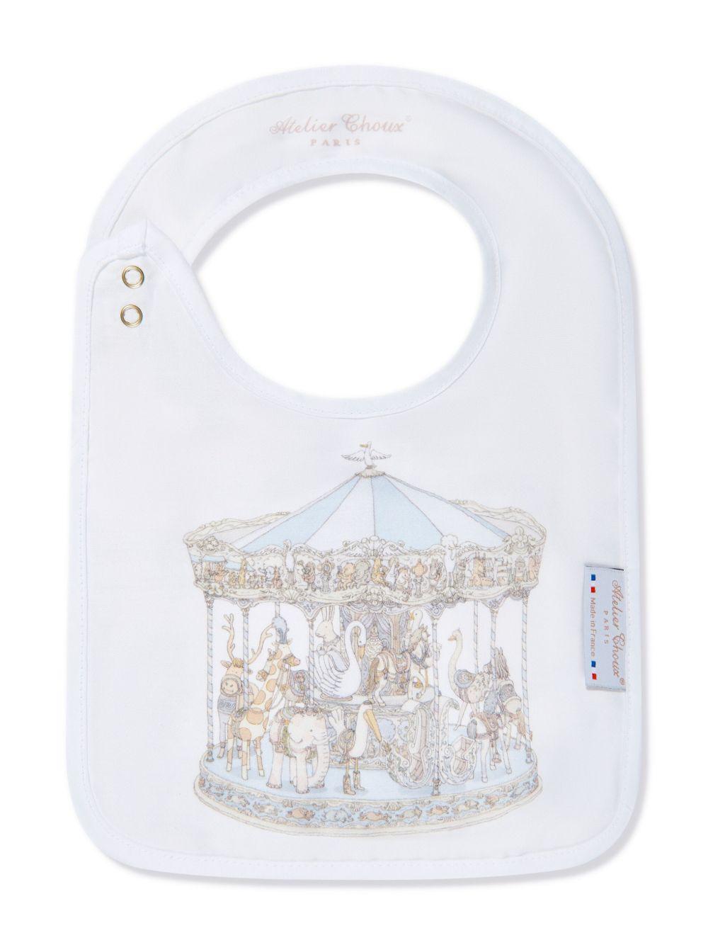 Bavaglino per neonati Atelier Choux bianco con stampa carosello - Rubino Kids