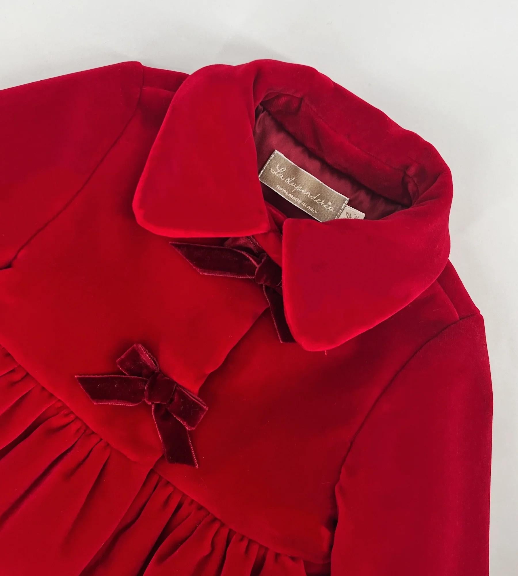 Cappotto per neonata La Stupenderia rosso con colletto alla Peter Pan - Rubino Kids