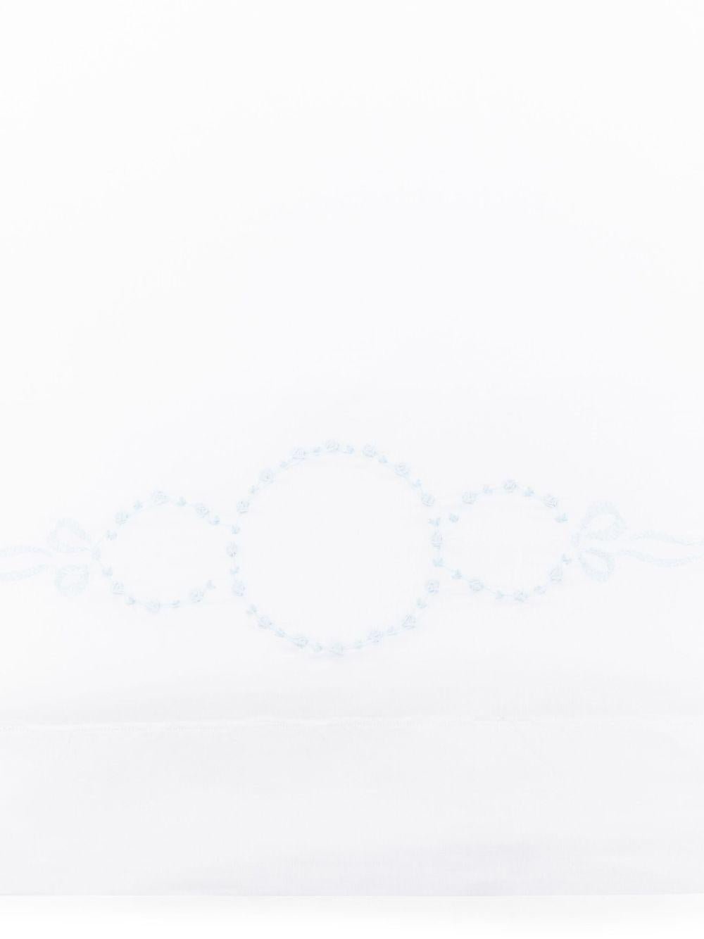 Coperta ricamata per neonati Mariella Ferrari bianco con dettagli azzurri - Rubino Kids