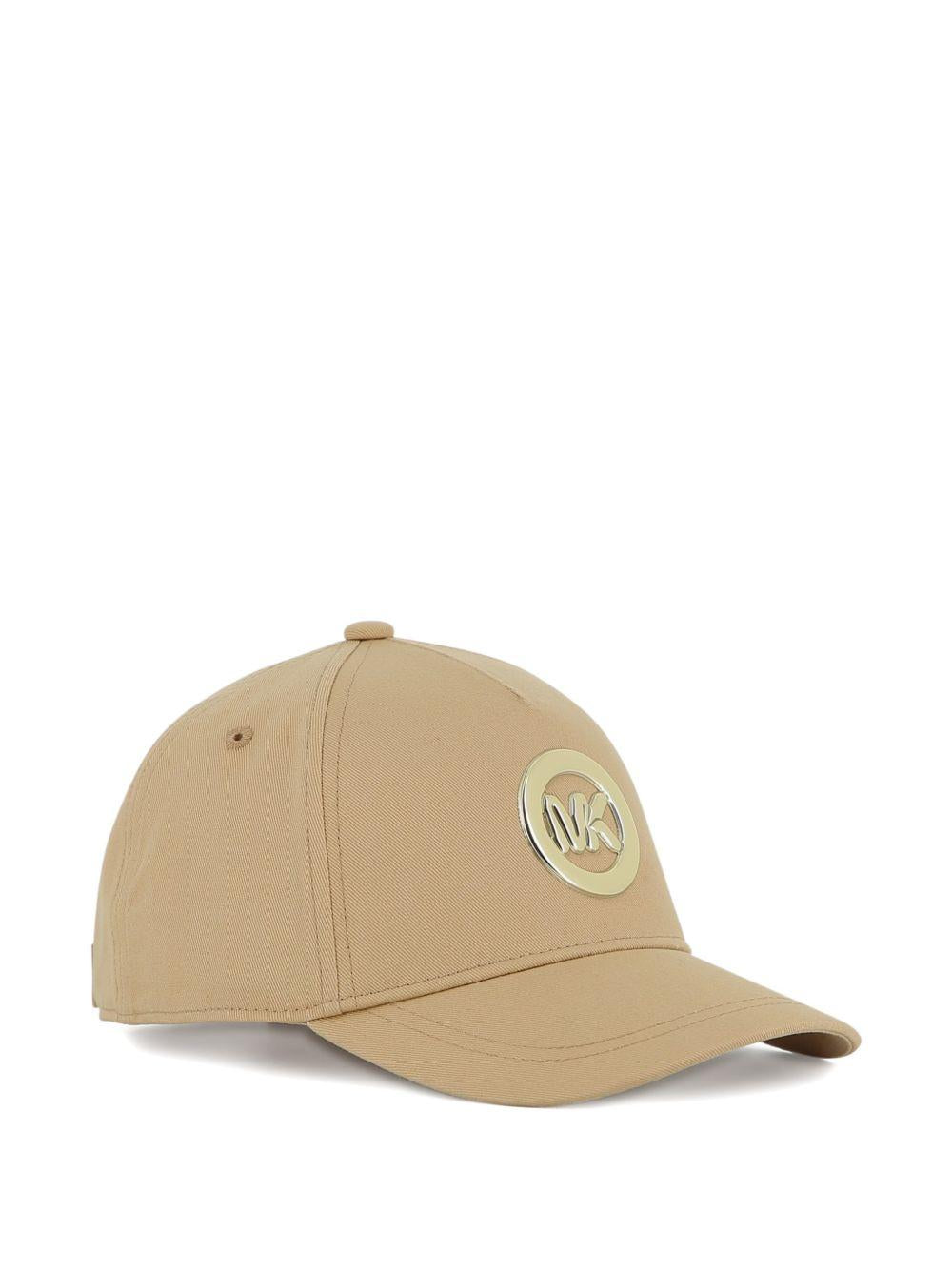 Cappello da baseball per bambina Michael Kors Kids beige con placca logo R30626 215 MICHAEL KORS KIDS