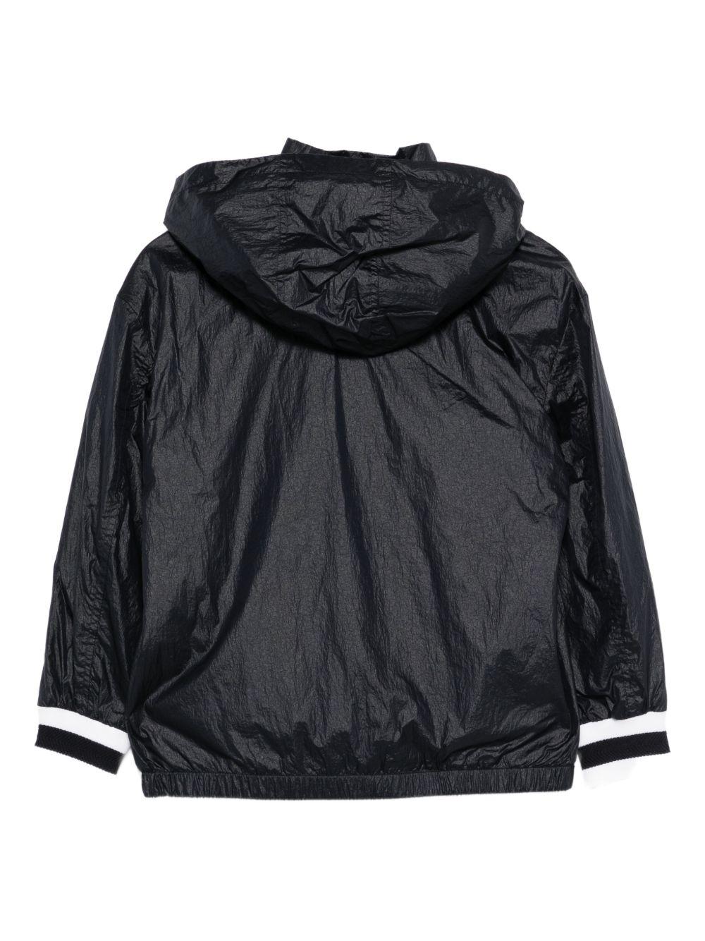 Giubbino per bambino Empotio Armani Kids nero con dettaglio logo EB000889 AF21239 UB118 EMPORIO ARMANI KIDS