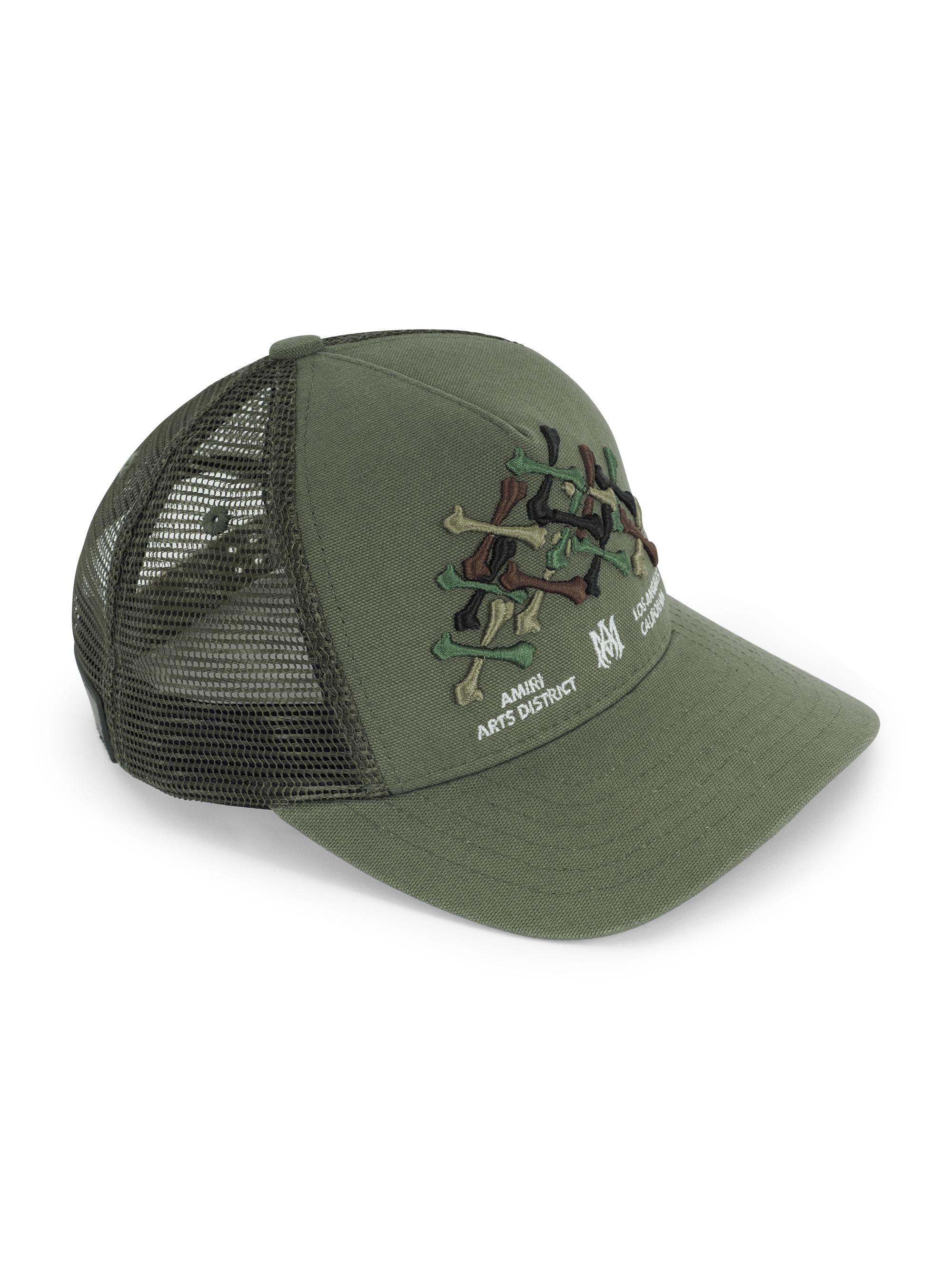 Cappello per bambino Amiri Kids verde con ossa ricamate sul davanti ACSAHE1001 329 AMIRI