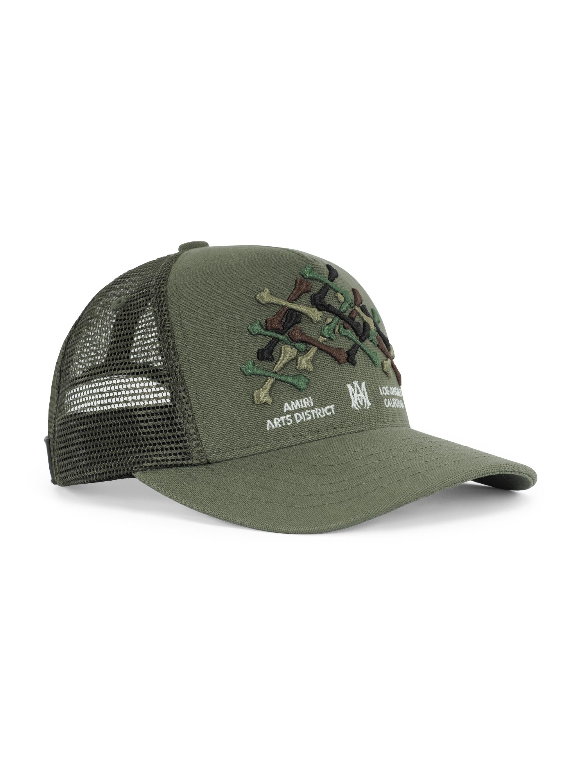 Cappello per bambino Amiri Kids verde con ossa ricamate sul davanti ACSAHE1001 329 AMIRI
