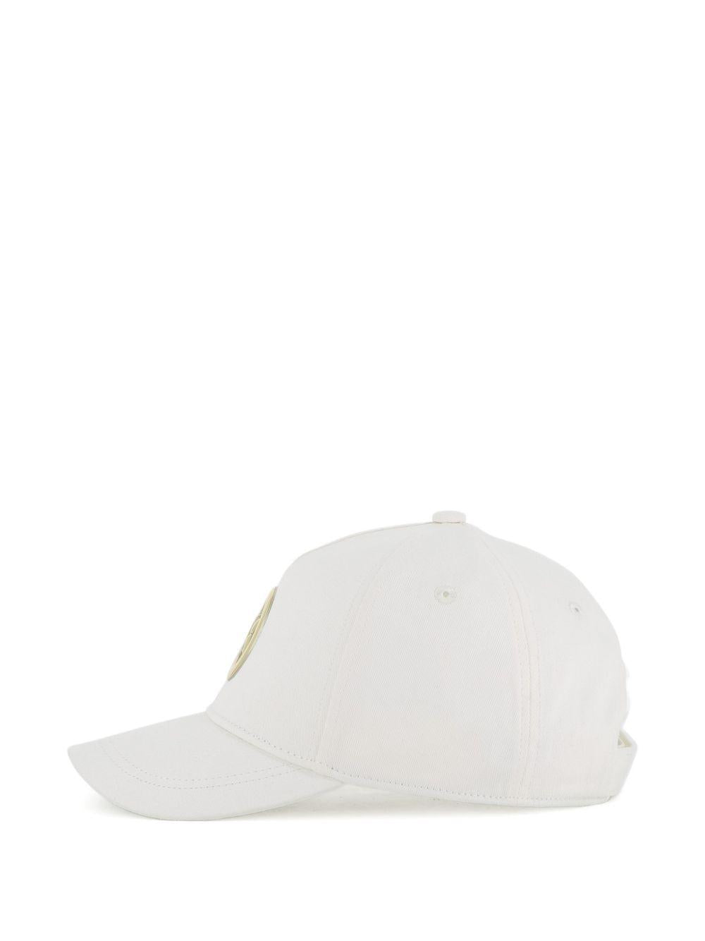 Cappello da baseball per bambina Michael Kors Kids bianco con placca logo R30626 117 MICHAEL KORS KIDS