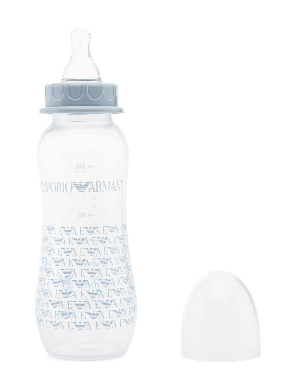Set biberon per neonato Emporio Armani Kids azzurro con stampa con monogramma 409172 CC919 00631 EMPORIO ARMANI KIDS