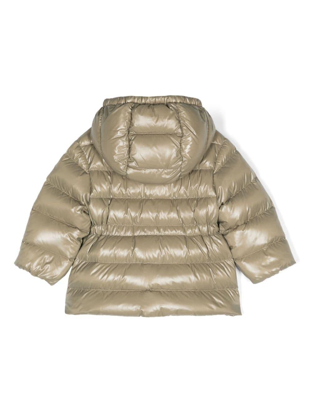 Piumino Merary con cappuccio per neonata Moncler Enfant verde per maniche lunghe - Rubino Kids