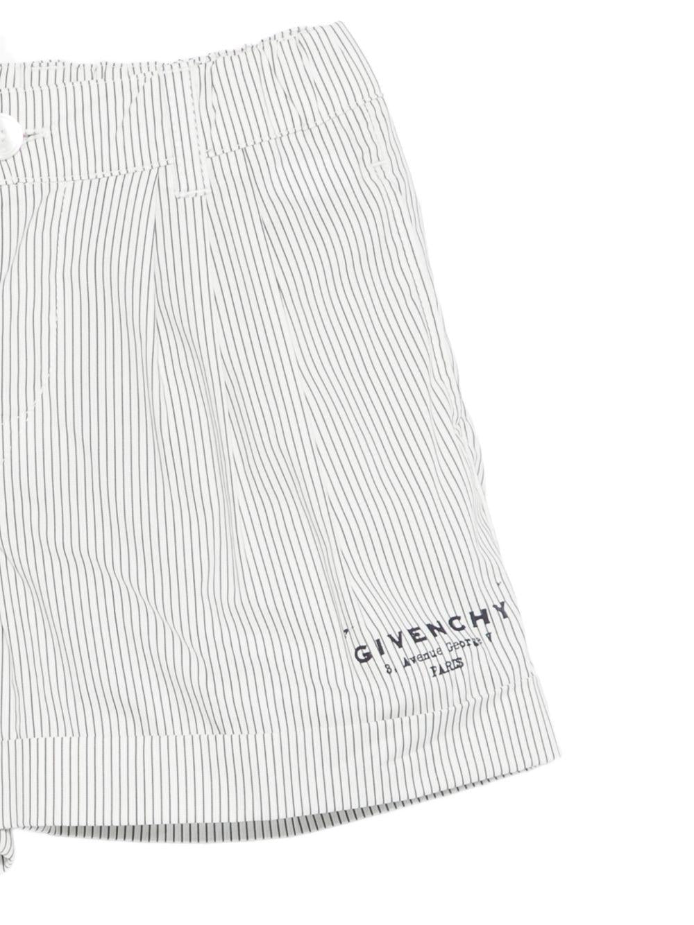 Set camicia e shorts per neonato Givenchy Kids bianco con design a righe - Rubino Kids
