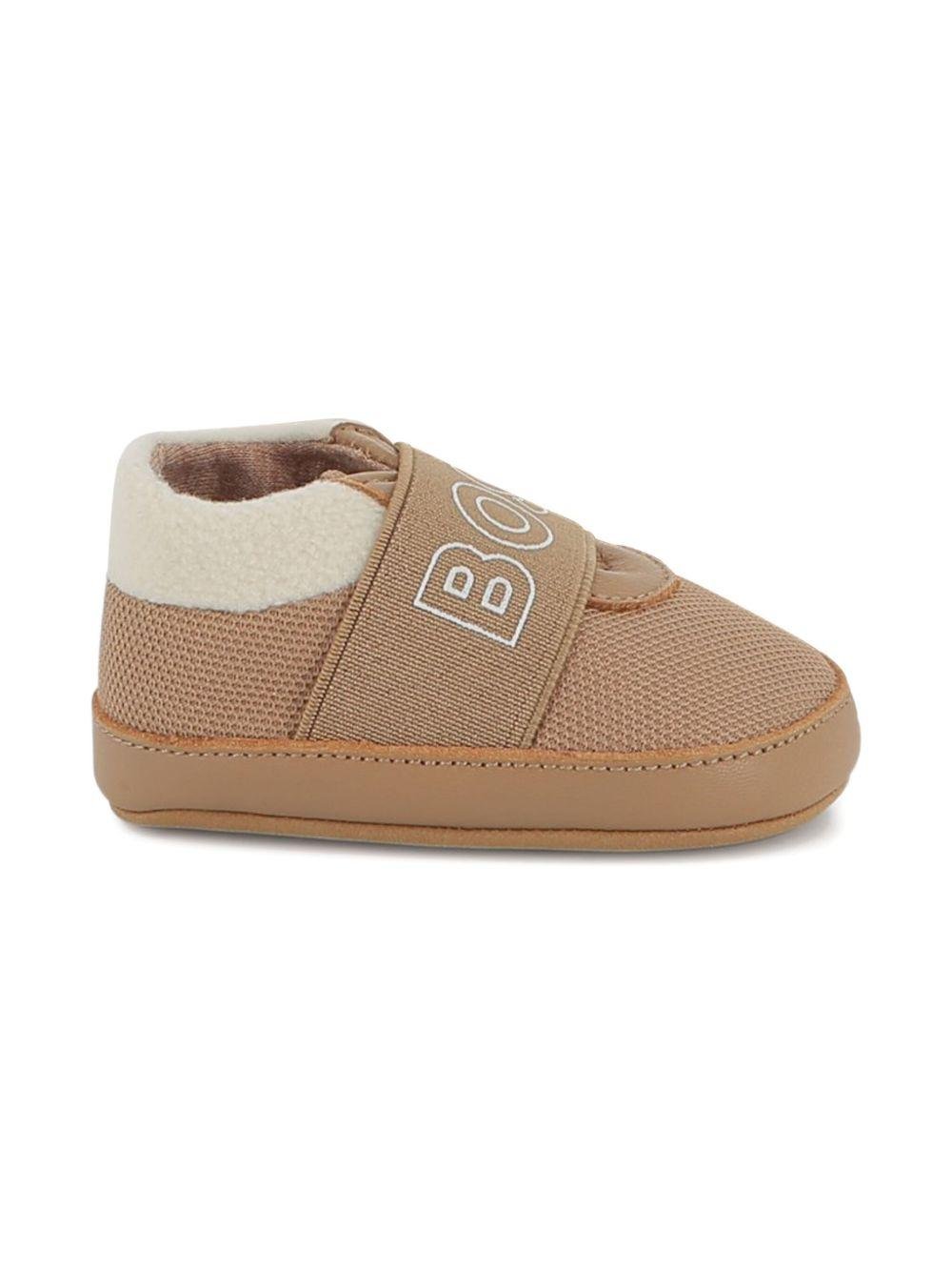 Sneakers per neonati BOSS Kids beige con logo - Rubino Kids