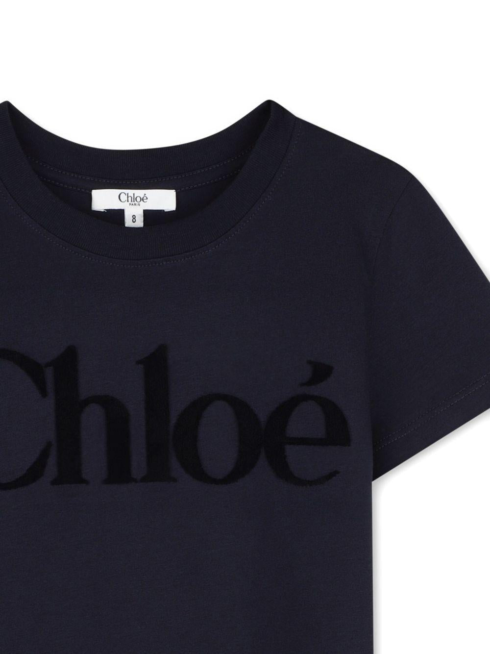 T-shirt per bambina Chloé Kids blu con logo sul davanti - Rubino Kids