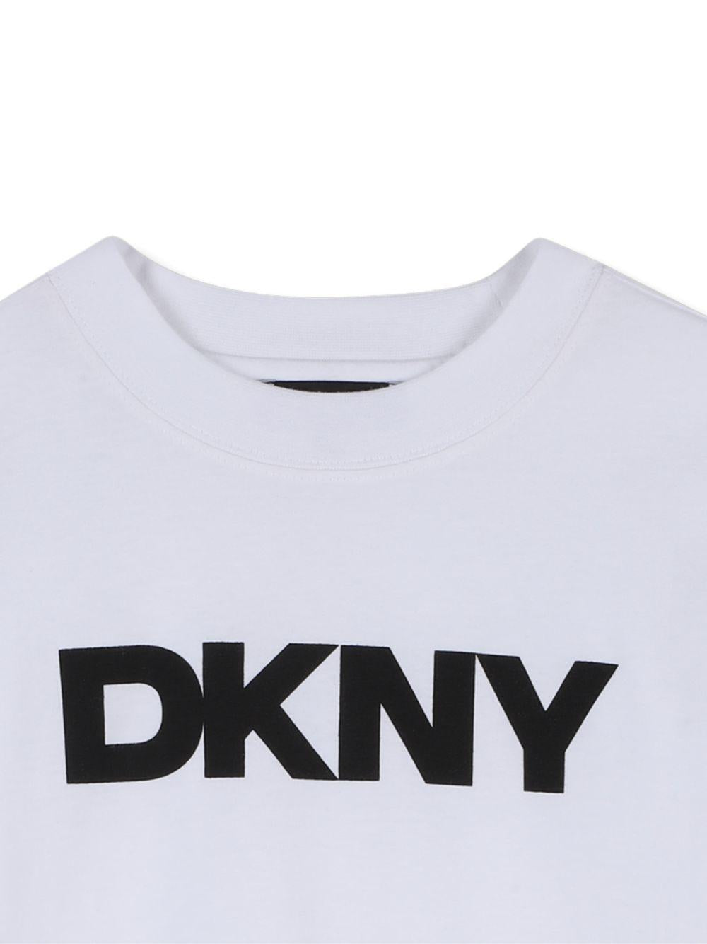 T-shirt per bambini DKNY Kids bianca con logo sul davanti - Rubino Kids