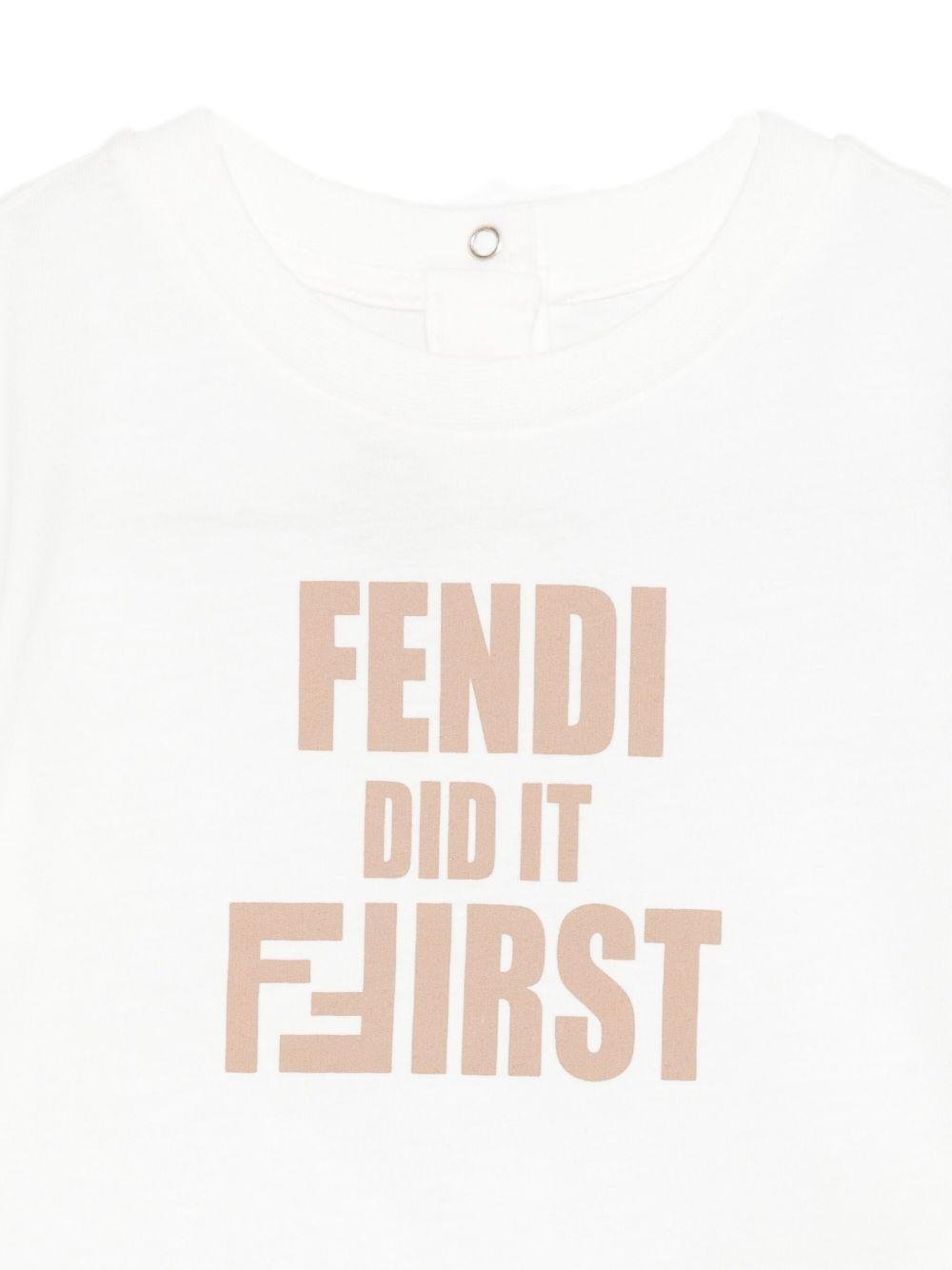 T-shirt per neonati Fendi Kids bianca con stampa del logo - Rubino Kids