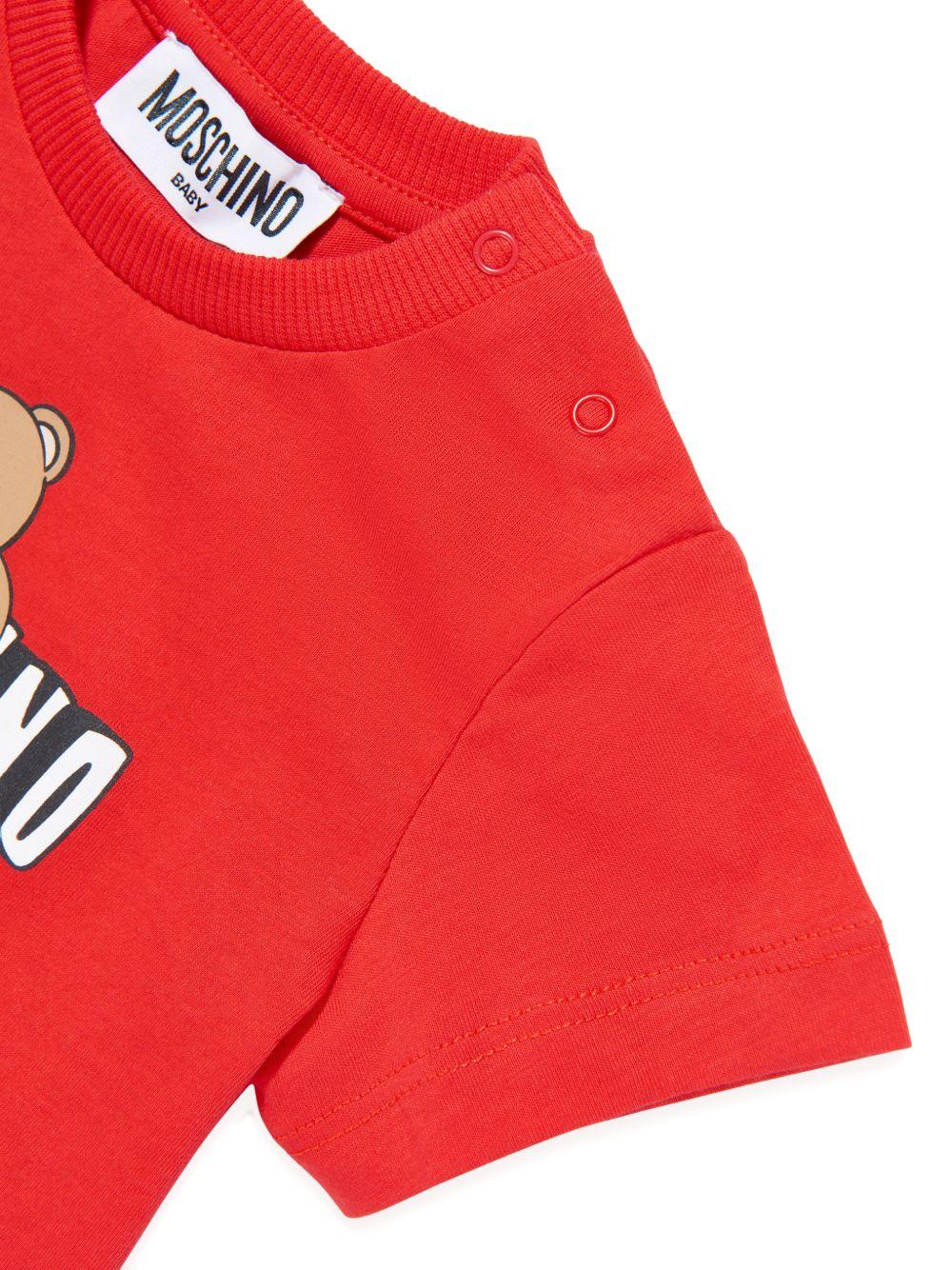 T-shirt per neonati Moschino Kids rossa con logo sul davanti - Rubino Kids