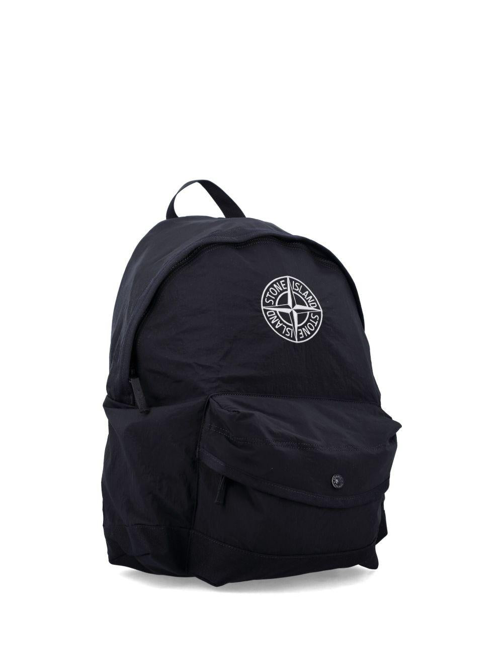 Zaino Compass per bambino Stone Island Junior nero con tasca frontale con zip - Rubino Kids