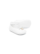 Ballerine per neonata Dolce & Gabbana Kids bianche con placca logo - Rubino Kids