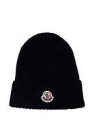 Berretto a coste per bambino Moncler Enfant nero con applicazione con logo - Rubino Kids