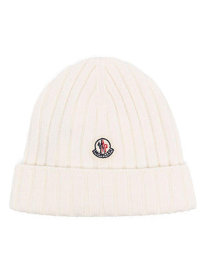 Moncler Enfant white ribbed baby hat with applique
