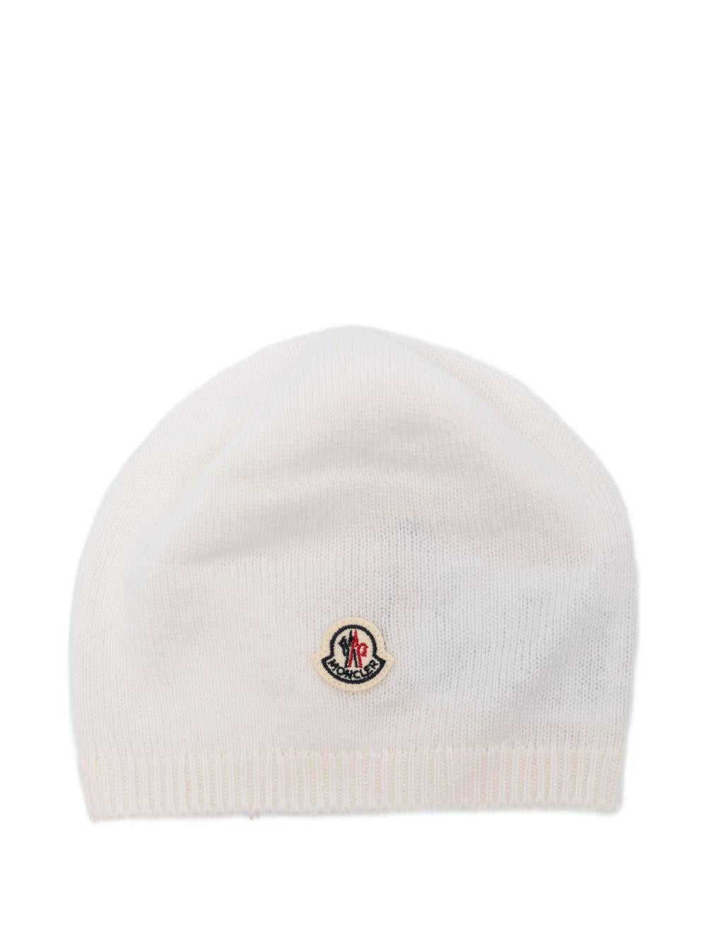 Berretto per neonati Moncler Enfant bianco con toppa con logo - Rubino Kids