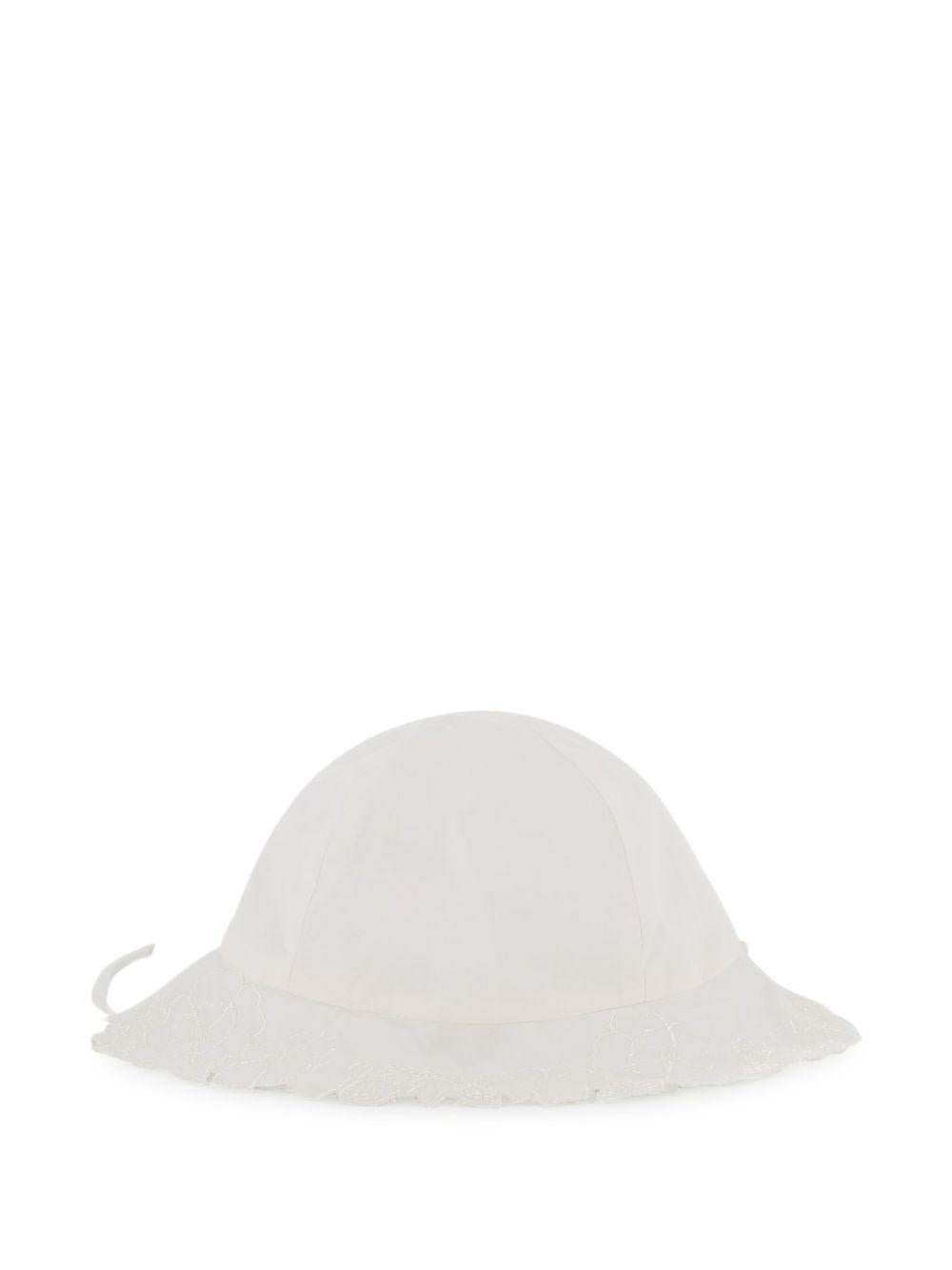 Cappello per bambina Chloé Kids bianco con ricamo floreale - Rubino Kids