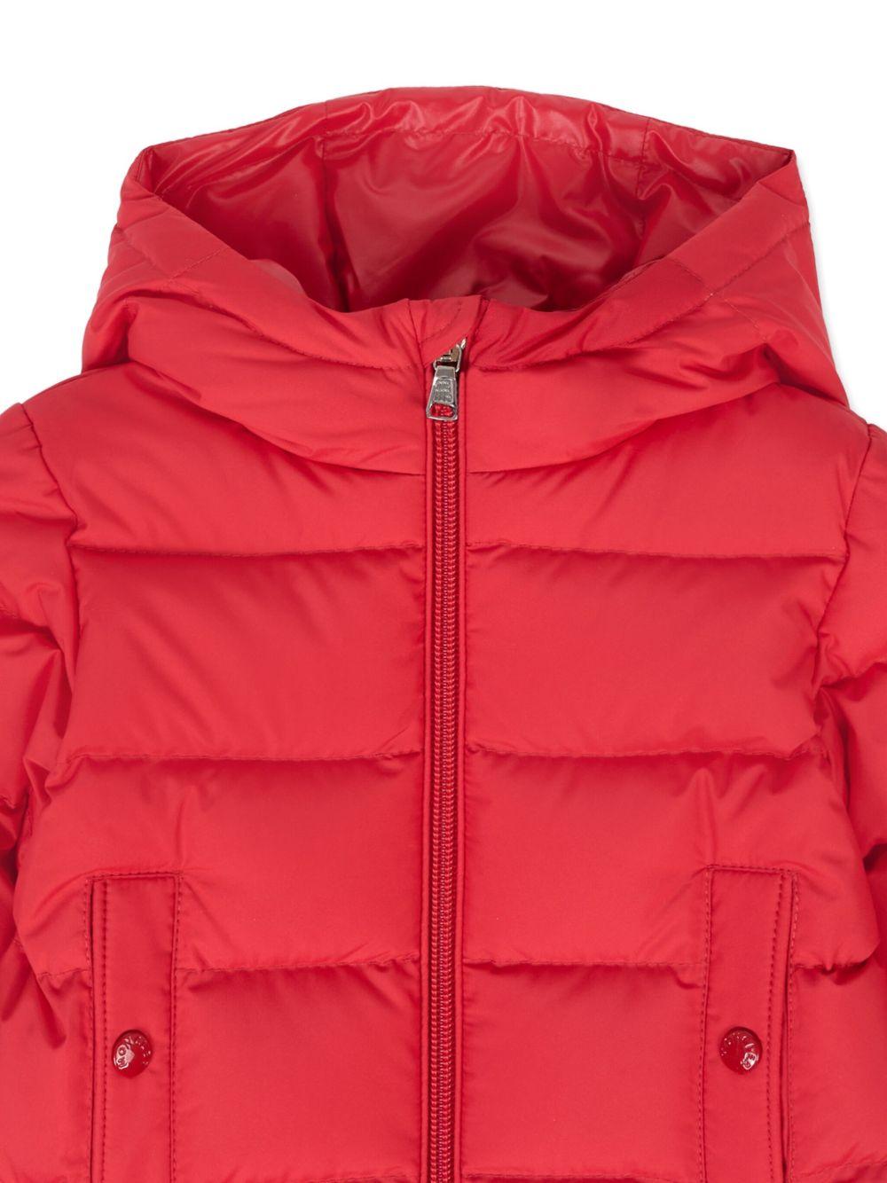 Giubbino per neonato Moncler Enfant rosso con design trapuntato - Rubino Kids