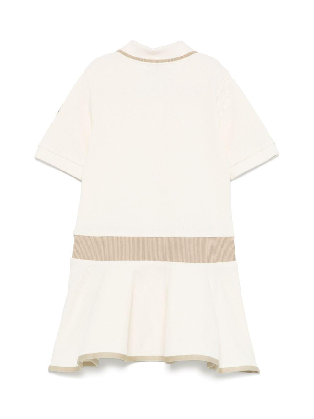 Abito con decorazione per bambina Moncler Enfant beige con colletto stile polo K19548I00001899YV 050 MONCLER ENFANT 