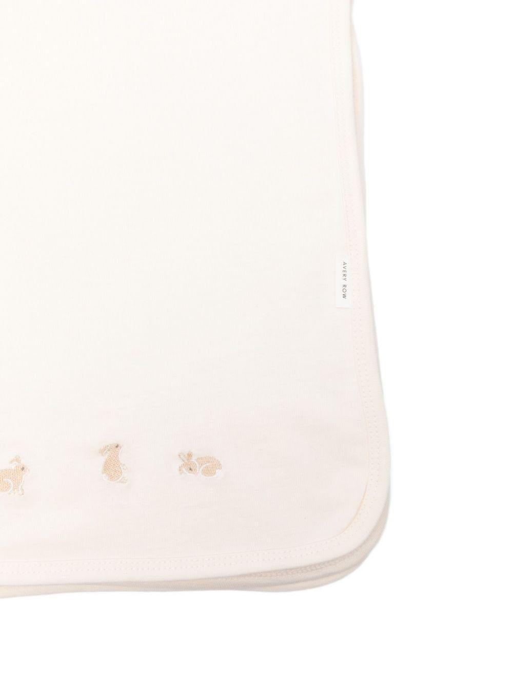 Set tutina e copertina per neonata Avery Row beige con coniglietto ricamato GS3BUN BUNNIES AVERY ROW 