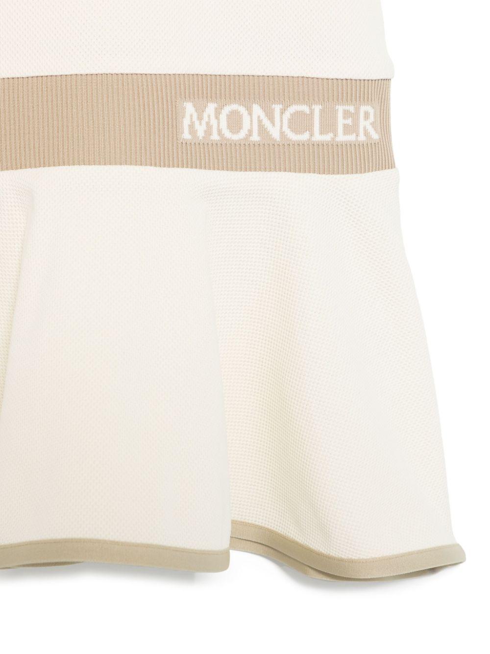 Abito con decorazione per bambina Moncler Enfant beige con colletto stile polo K19548I00001899YV 050 MONCLER ENFANT 