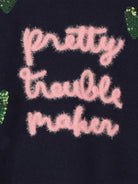 Maglione per bambina Billieblush blu con grafica "Pretty Trouble Maker" U21378 85T BILLIEBLUSH 
