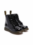Stivaletti 1460 per bambino Dr. Martens Kids neri con linguetta con logo 15382003 1460 BLACK Dr martens kids 