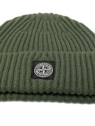 Berretto per bambino Stone Island Junior verde con toppa con logo K2S16N100007S0C03 V0054 STONE ISLAND JUNIOR 