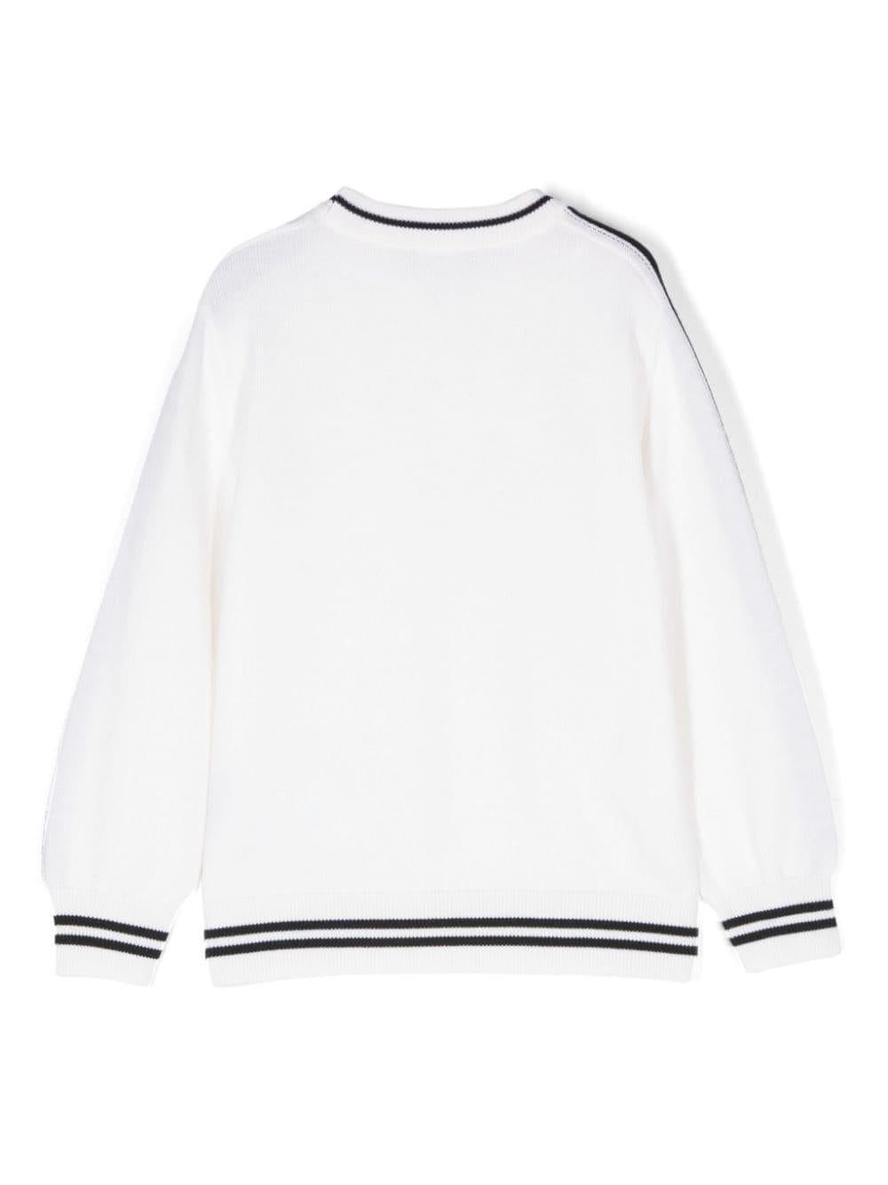Maglione con logo ricamato per bambino Balmain Kids bianco con bordo a righe BV9P20 Z2359 102NE BALMAIN KIDS 