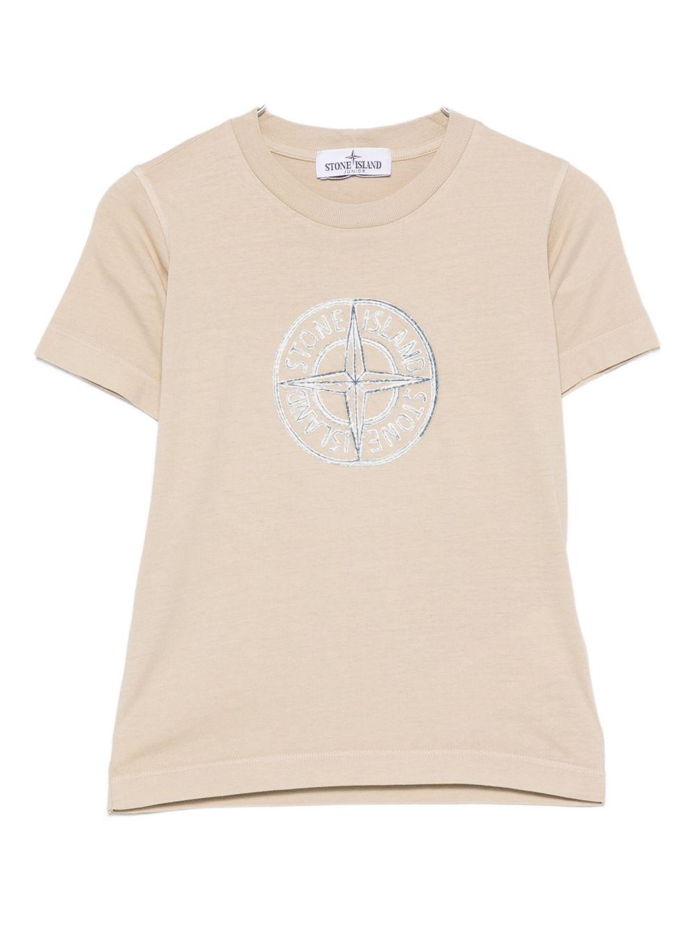 T-shirt per bambino Stone Island Junior beige con caratteristico logo sul davanti K2S162100008S0264 V0095 STONE ISLAND JUNIOR 