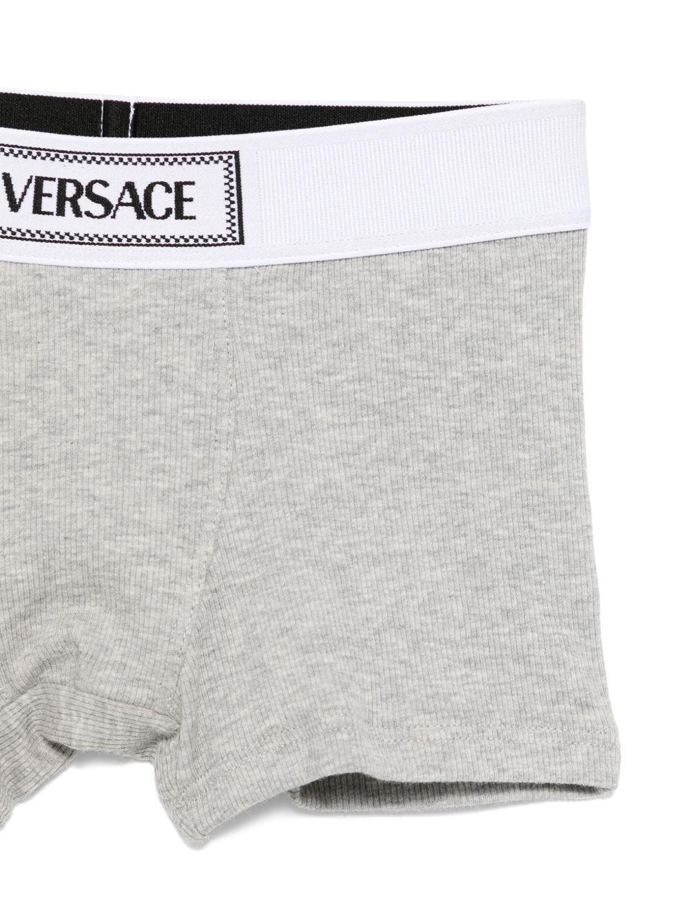 Set di due boxer per bambino Versace Kids bianco e grigio a coste 10187861A13344 2W240 VERSACE KIDS 