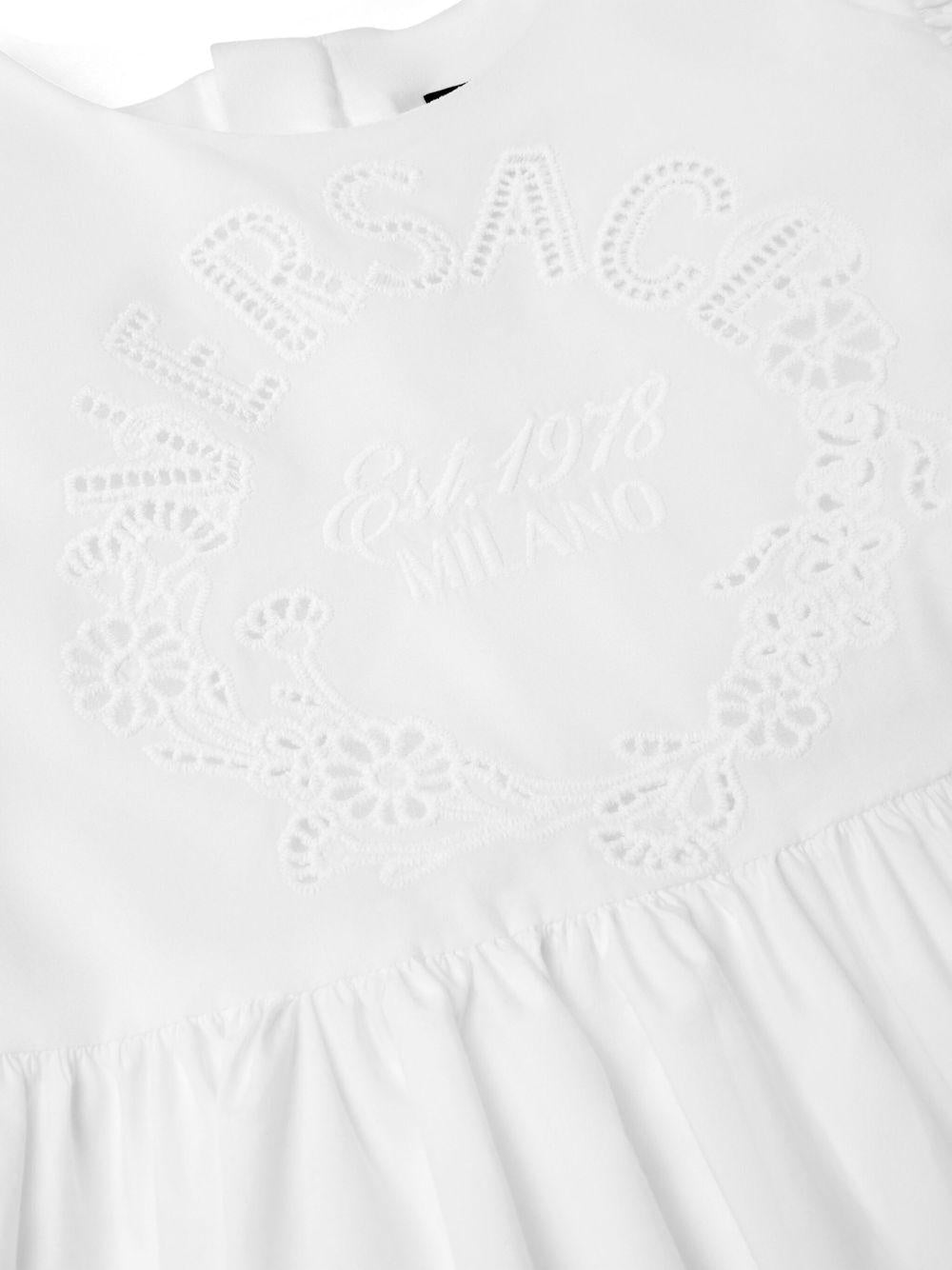 Abito per neonata Versace Kids bianco con decorazione con punto inglese 10186111A13100 1W010 VERSACE KIDS 