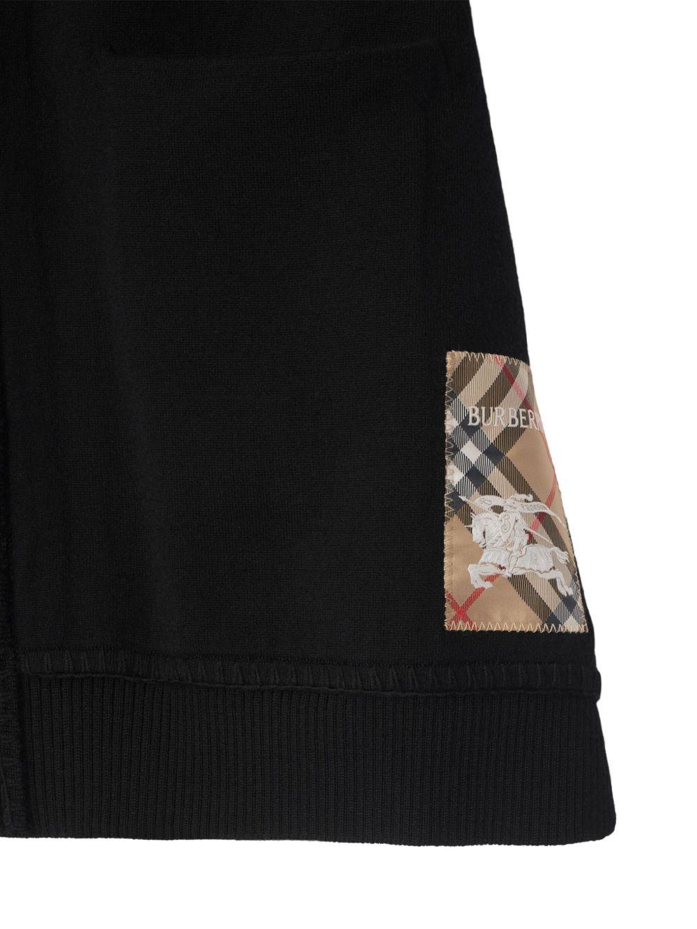 Mantella per bambina Burberry Kids nero a quadri con applicazione logo 8101865 A1189 BURBERRY KIDS 