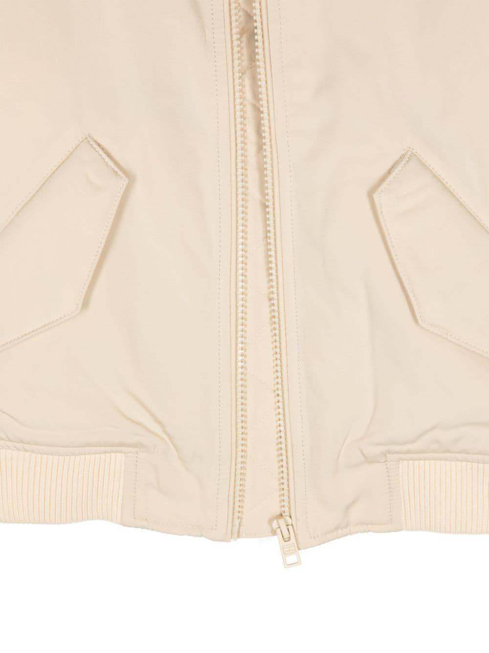 Bomber con applicazione per bambino Tommy Hilfiger Junior beige con colletto a coste KB0KB09091 AEX TOMMY HILFIGER JUNIOR 
