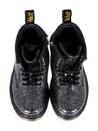 Stivali per bambina Dr. Martens Kids neri con effetto glitter 41435001 1460 Dr martens kids 