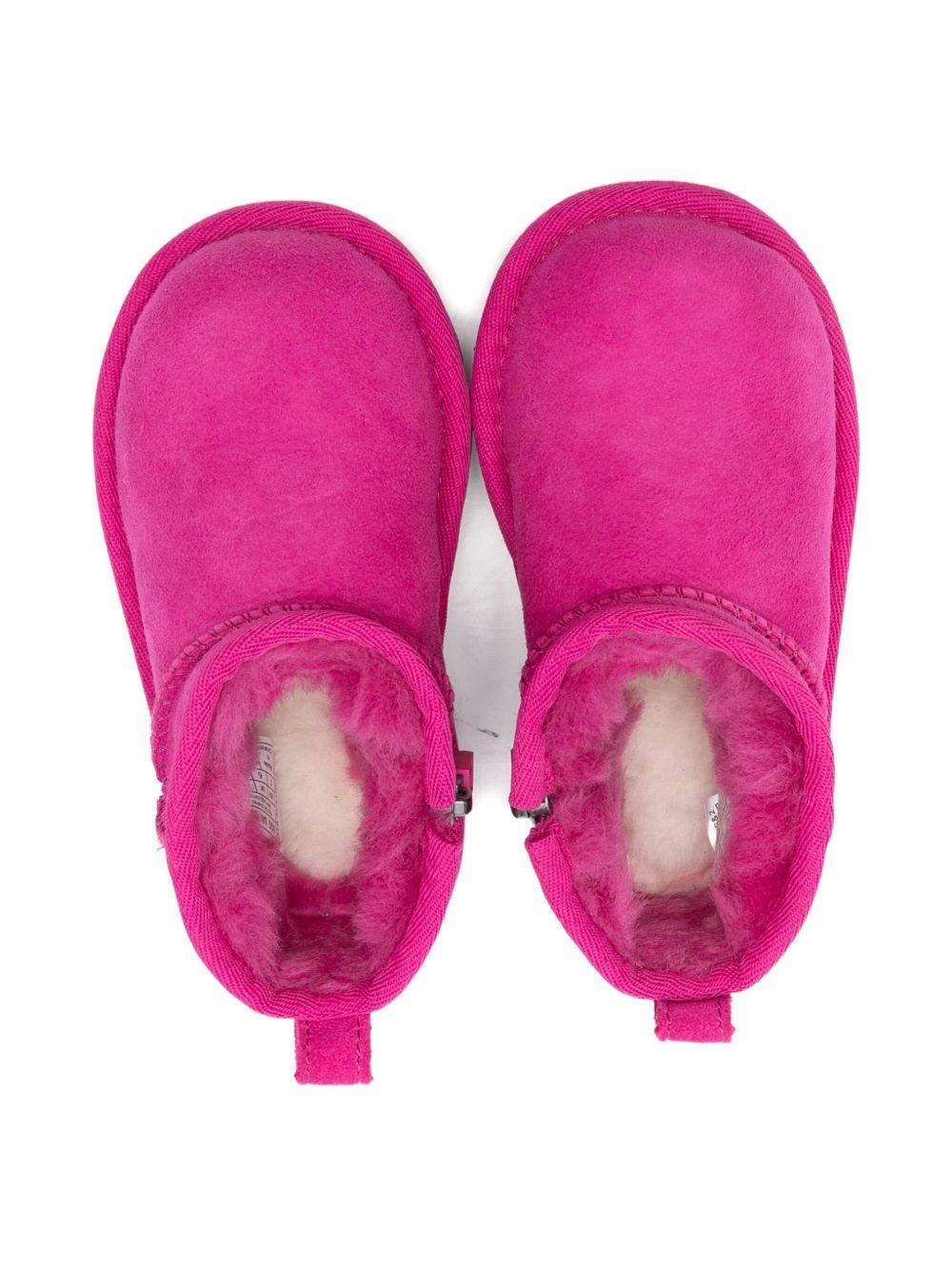 Stivali Ultra Mini classico per bambina UGG Kids fucsia con linguetta con logo 1130750T DNY UGG 