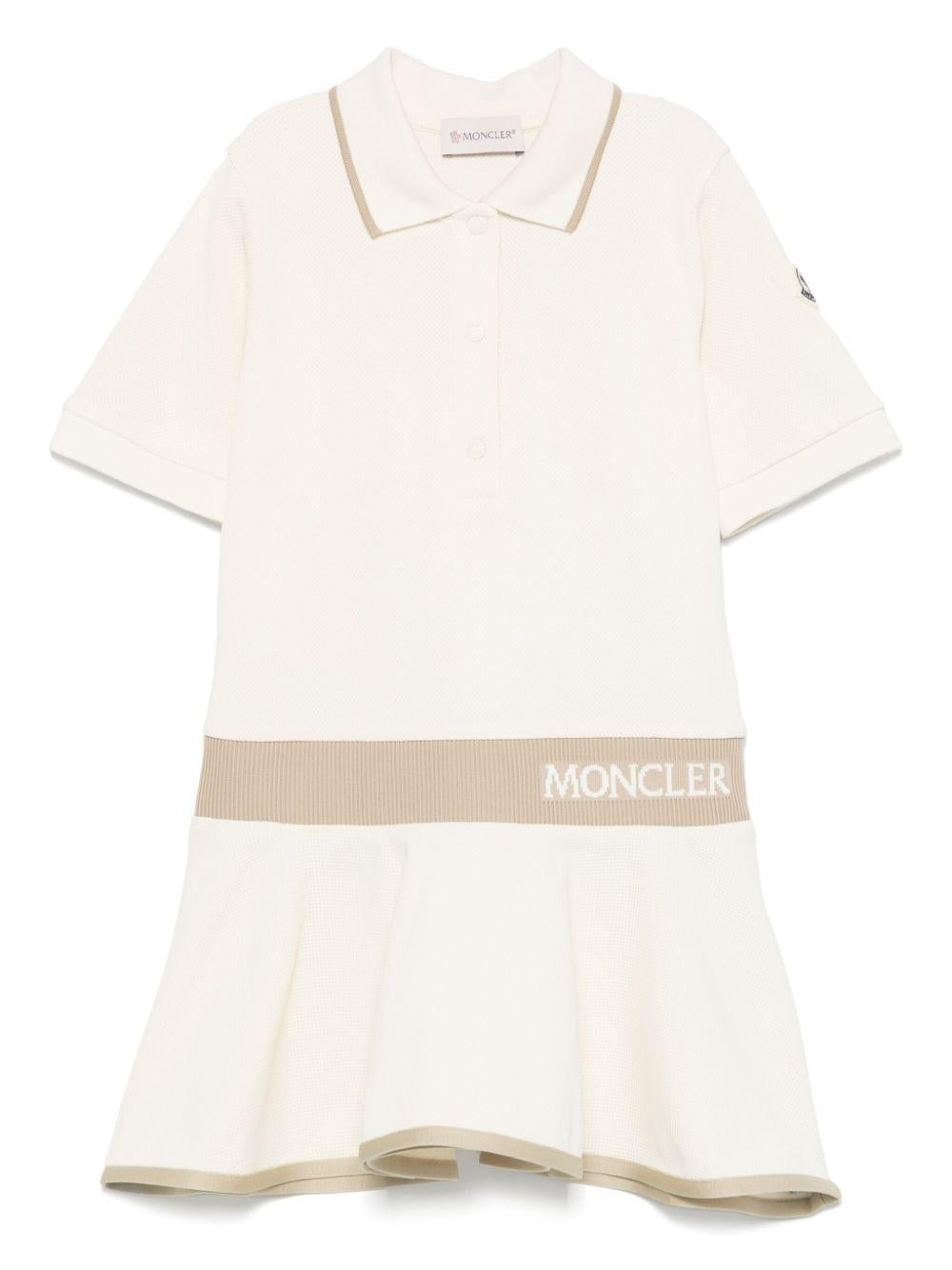 Abito con decorazione per bambina Moncler Enfant beige con colletto stile polo K19548I00001899YV 050 MONCLER ENFANT 