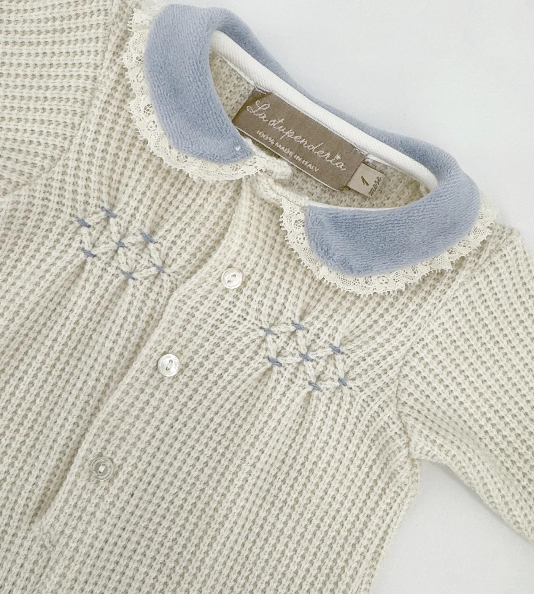 Tutina per neonato La Stupenderia bianca con colletto ricamato azzurro 1TBTT10 M20L24 LA STUPENDERIA 