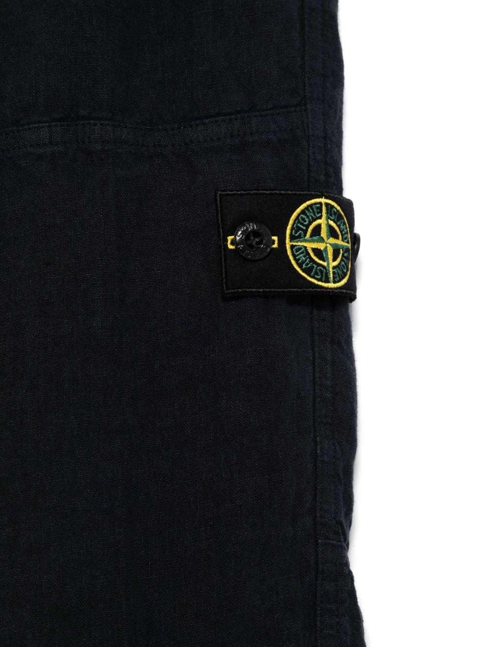Pantaloni per bambino Stone Island Junior blu con applicazione Compass K1S163100002S0145 V0020 STONE ISLAND JUNIOR 
