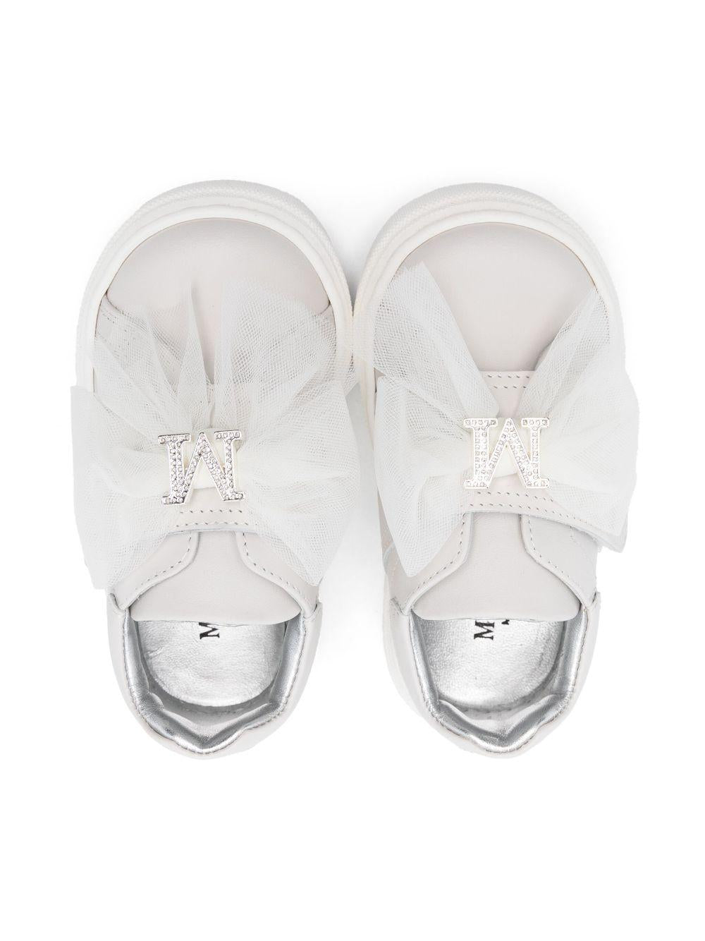 Sneakers per bambina Monnalisa grigio chiaro con fiocco e logo con strass 83E008 5721 0001 MONNALISA 