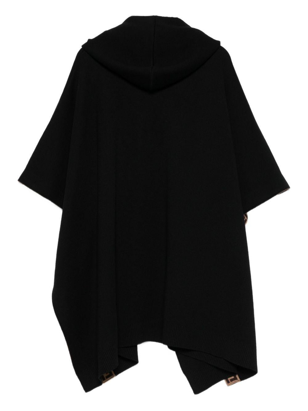 Poncho per bambina Fendi Kids nero con cappuccio con motivo FF JUQ068 AVGC F0QA1 FENDI KIDS 