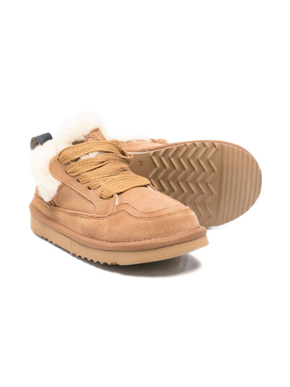 Sneakers per bambini Douuod Kids beige in pelle scamosciata con finiture in pelliccia sintetica POLSNEAK555 POLAR DOUUOD 