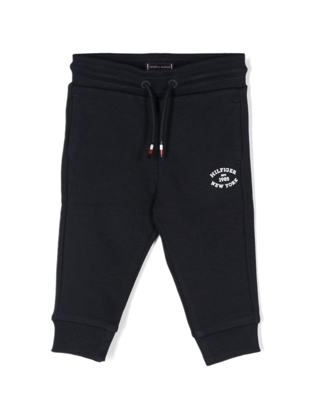 Pantaloni da tuta con stampa logo per neonato Tommy Hilfiger blu con caviglie a coste KB0KB09065NB DW5 TOMMY HILFIGER JUNIOR 