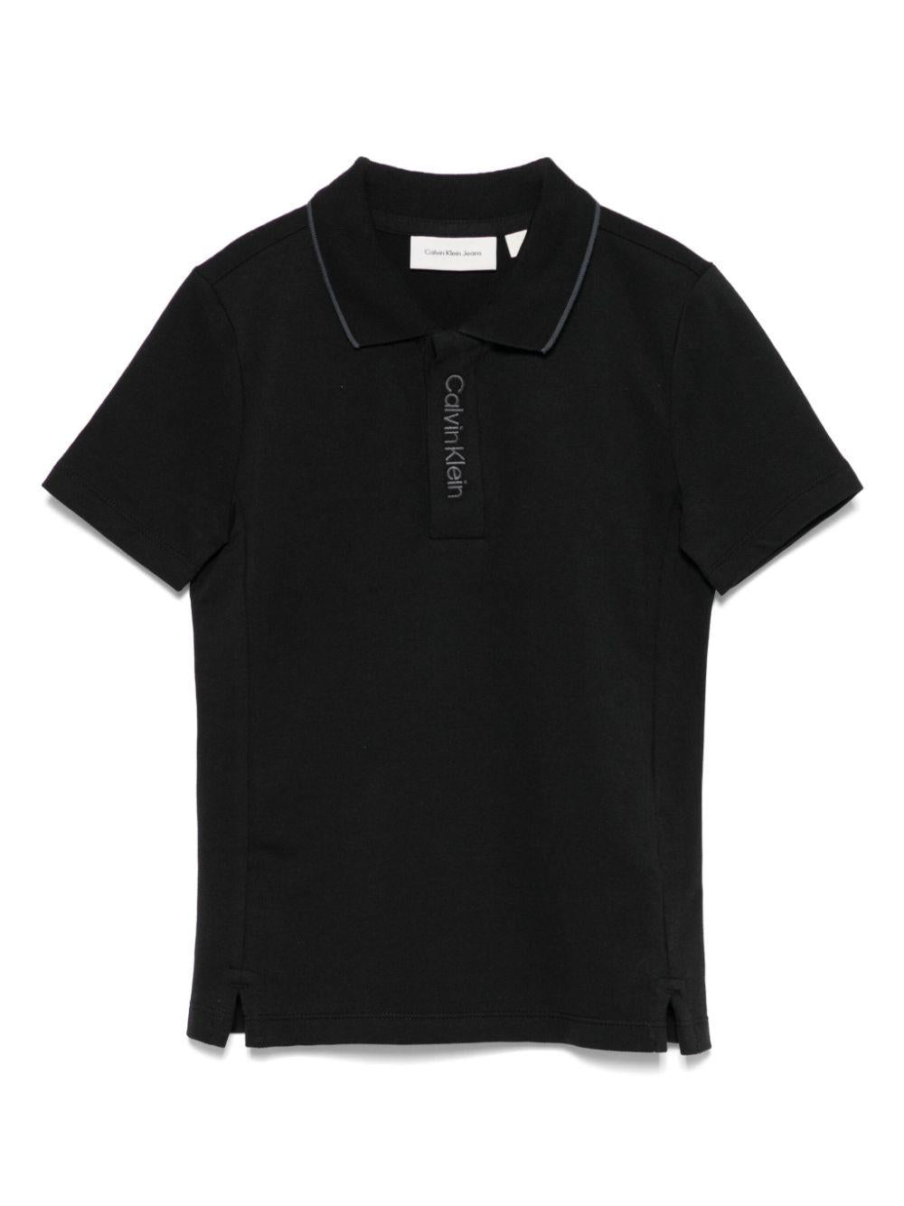 Polo con ricamo per bambino Calvin Klein Kids nero con colletto stile polo IB0IB02370 BEH CALVIN KLEIN KIDS 