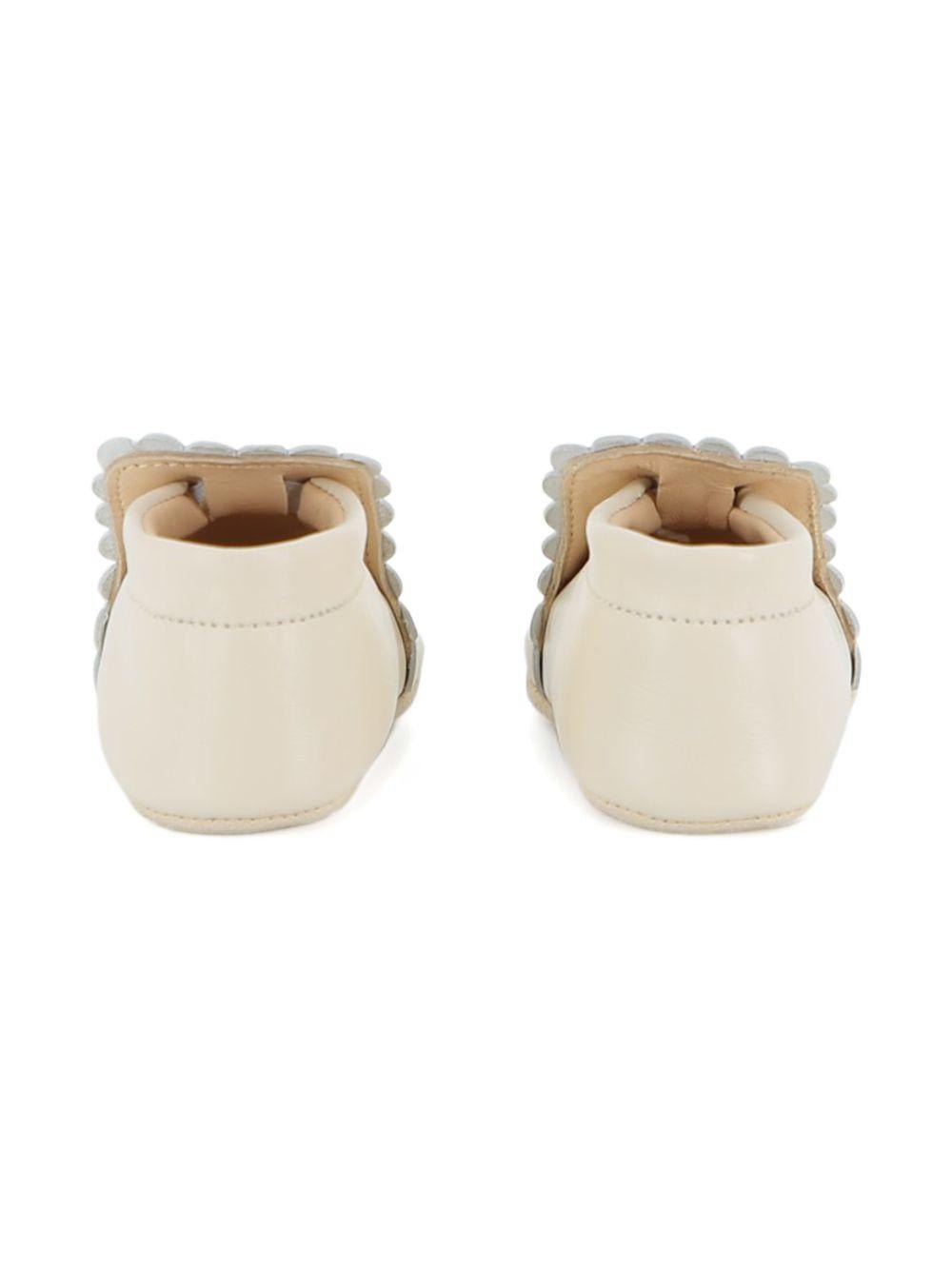 Scarpine primi passi per neonata Chloé Kids beige con ricamo con logo - Rubino Kids