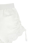 Shorts per bambina Monnalisa bianchi con ricamo a fiori - Rubino Kids