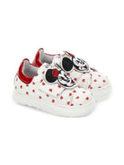Sneakers per bambina Monnalisa bianche con motivo a cuori rossi - Rubino Kids