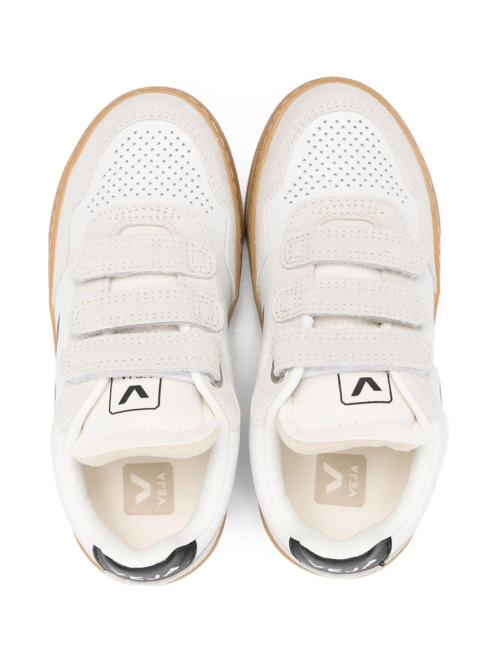 Sneakers per bambino VEJA Kids bianche con applicazione logo - Rubino Kids