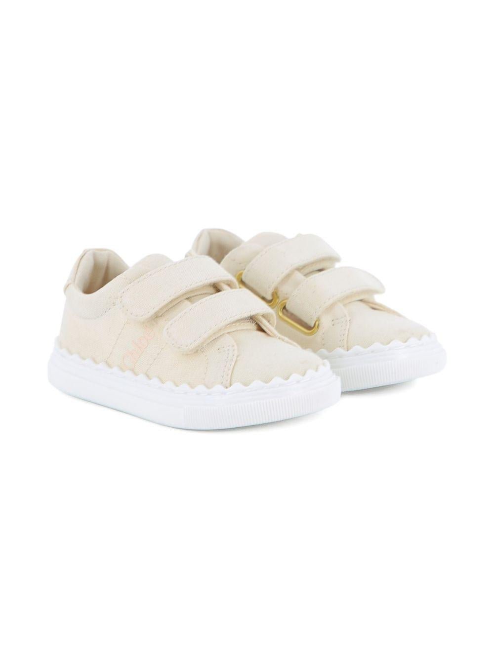 Sneakers per neonata Chloé Kids beige con ricamo con logo - Rubino Kids